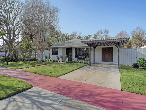 Lido Key Three Bedroom Vacation Home With Pool Walk To Beach